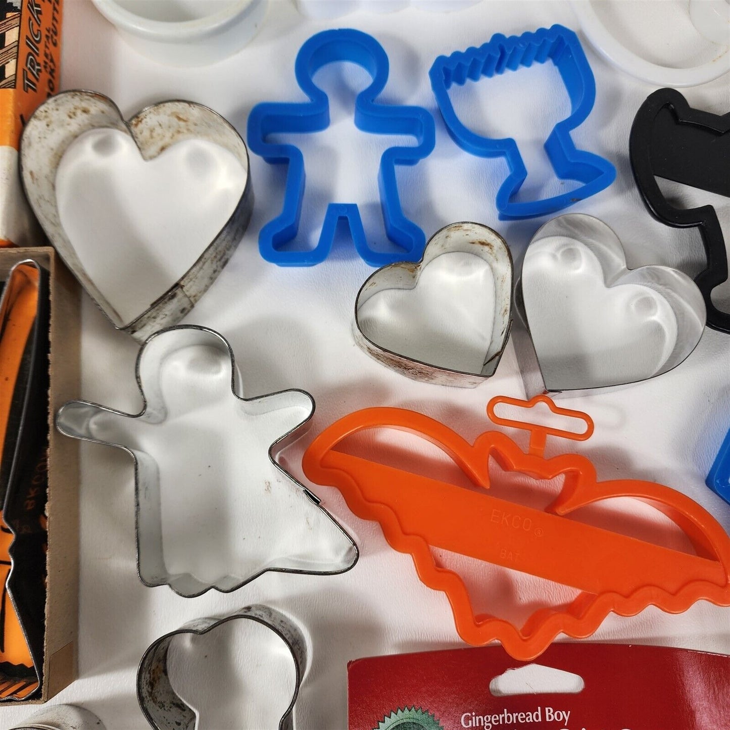 Vintage 27 Piece Lot of Cookie Cutters Halloween Wilton Metal Plastic