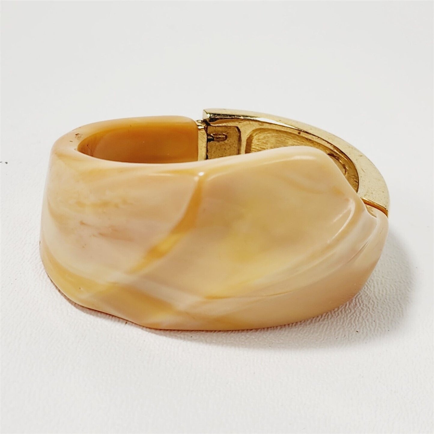 Vintage Trifari Kunio Matsumoto Cream Swirl Marbled Bangle Clamper Bracelet