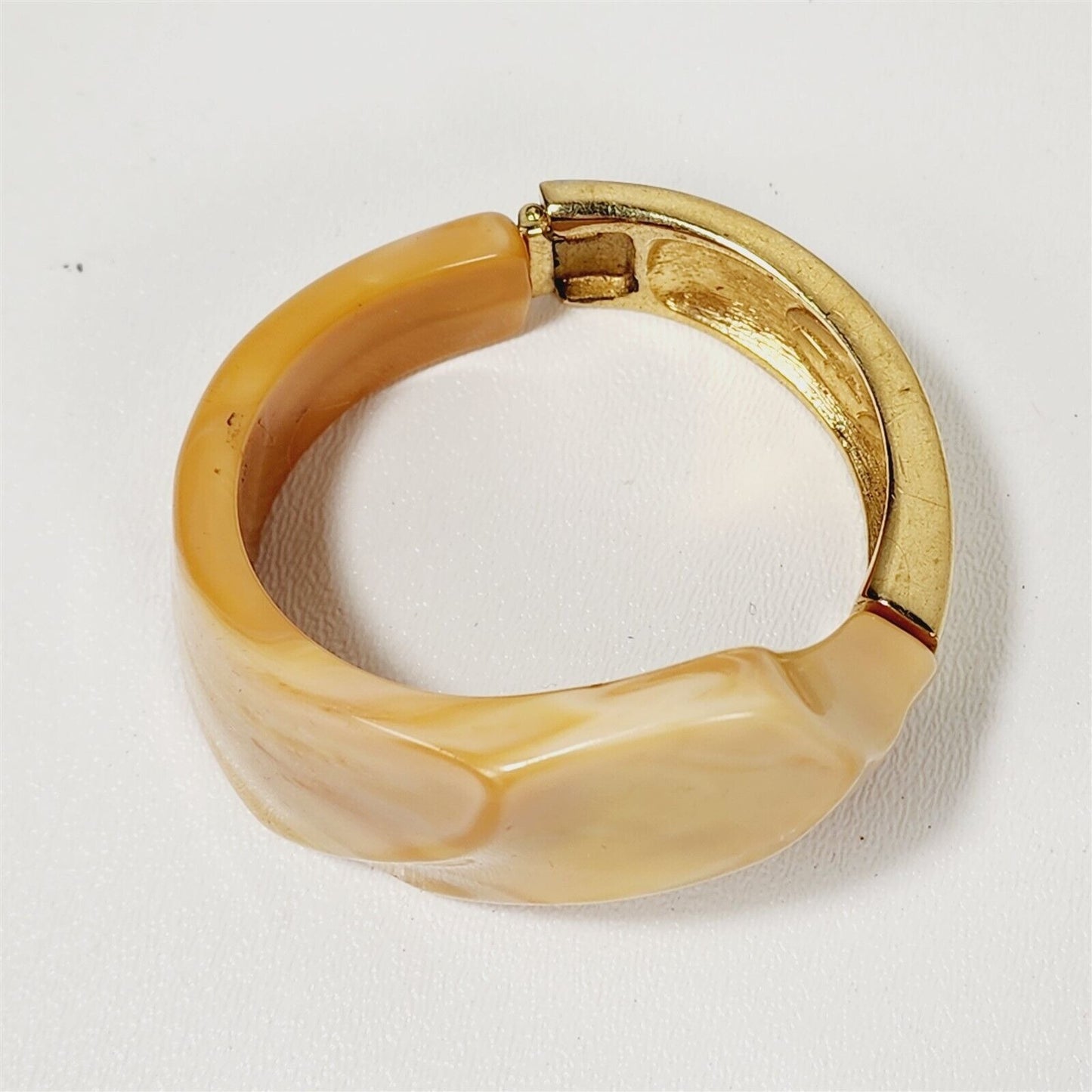 Vintage Trifari Kunio Matsumoto Cream Swirl Marbled Bangle Clamper Bracelet