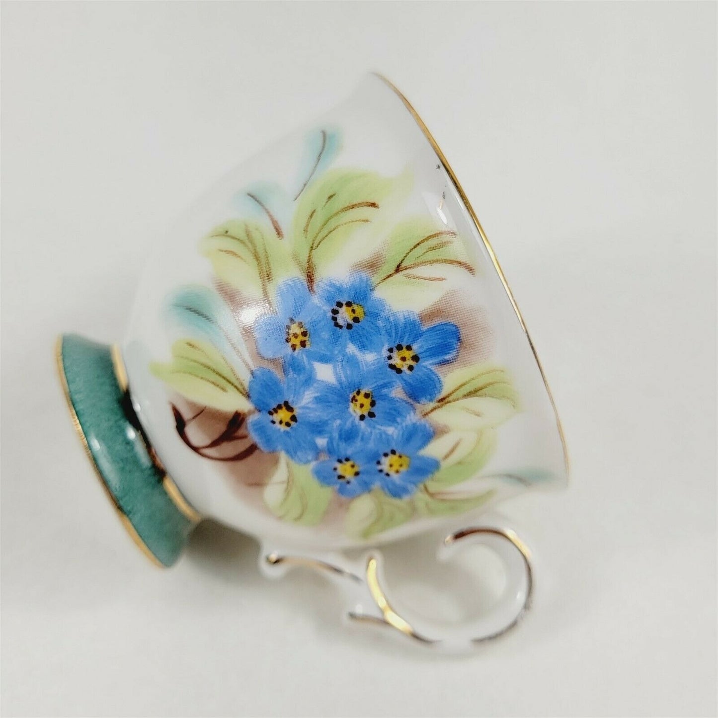 Hong Sheng Blue Floral Decorative Tea Cup & Saucer