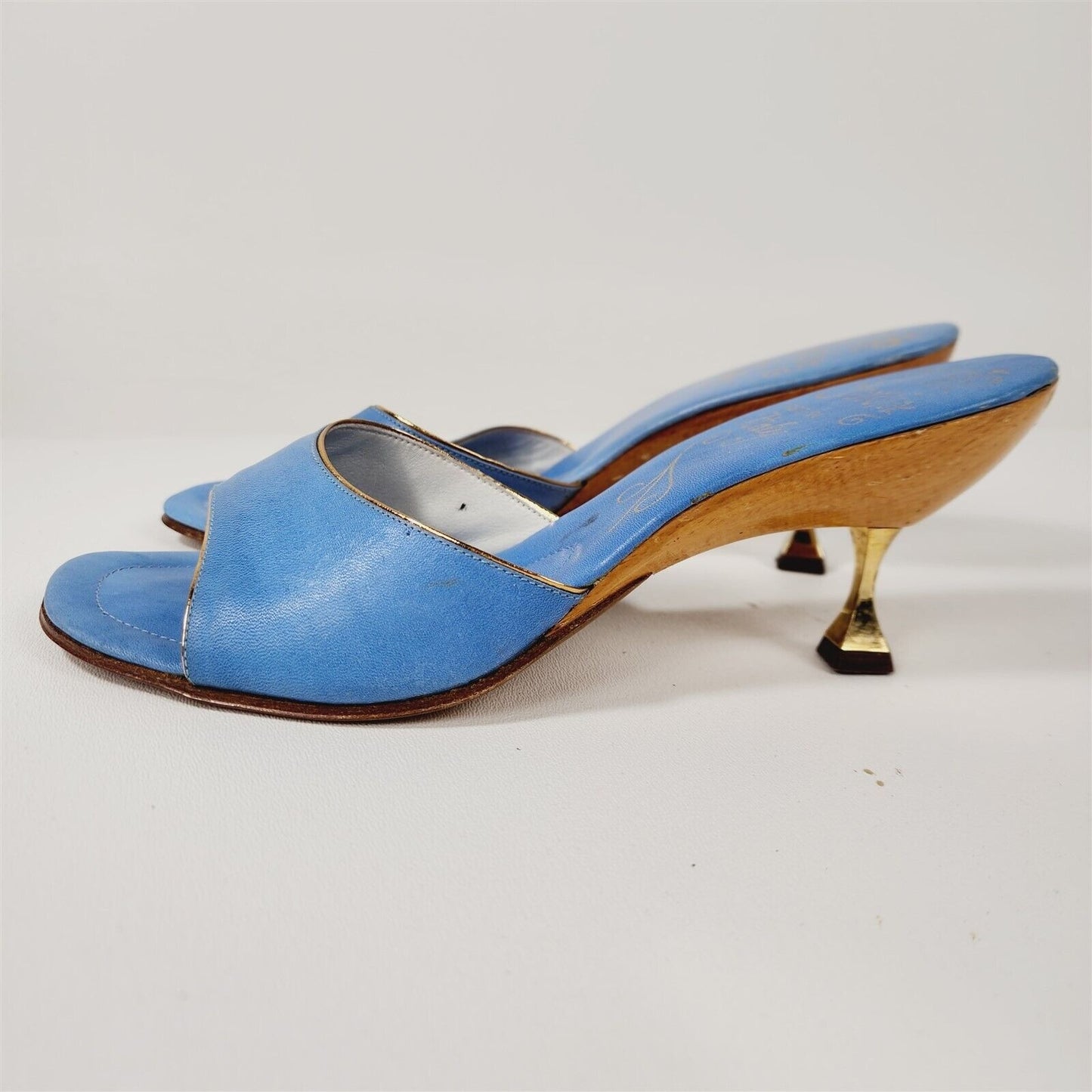 Vintage Saroia Made in Italy Blue Leather Mule Heels Womens Size 7 N