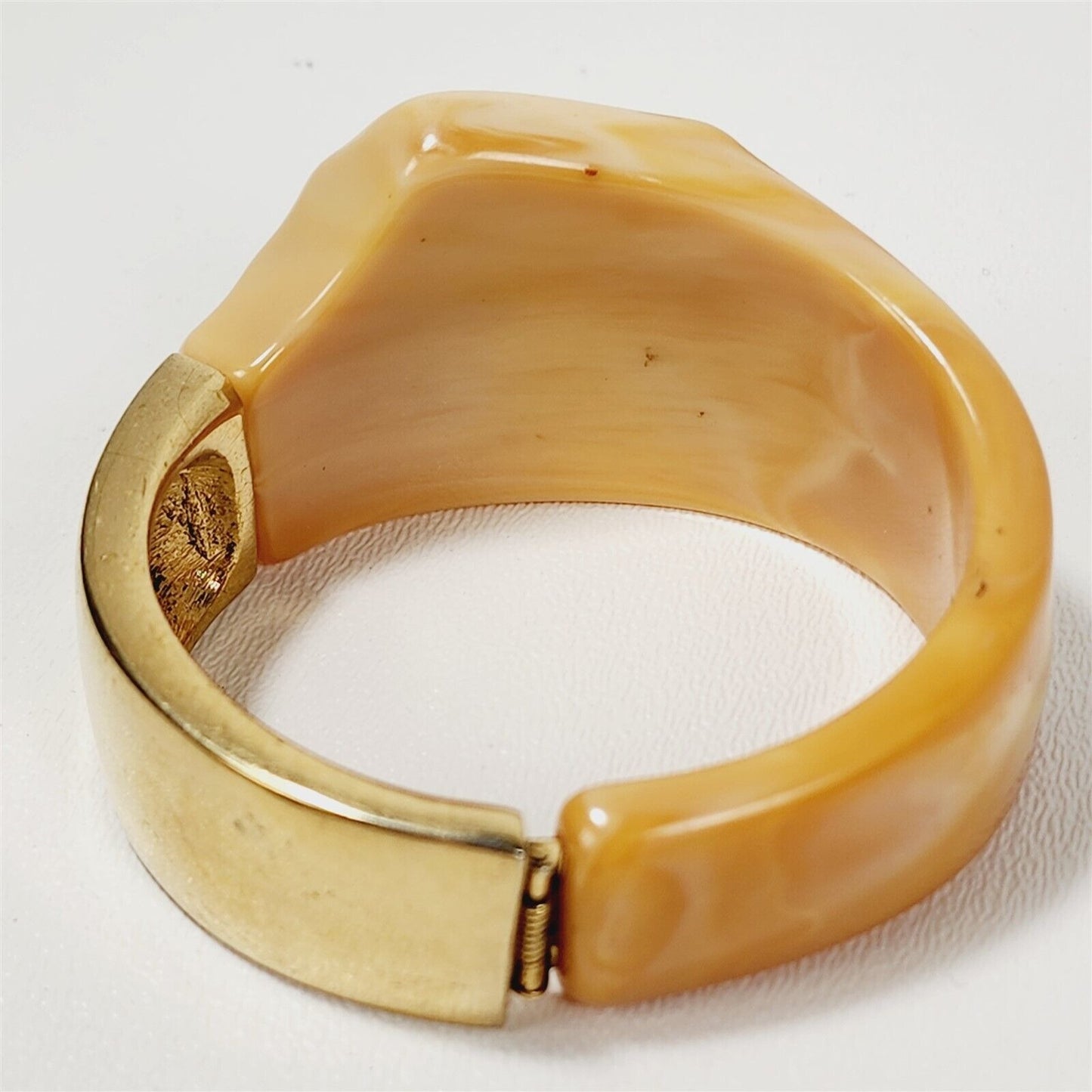 Vintage Trifari Kunio Matsumoto Cream Swirl Marbled Bangle Clamper Bracelet