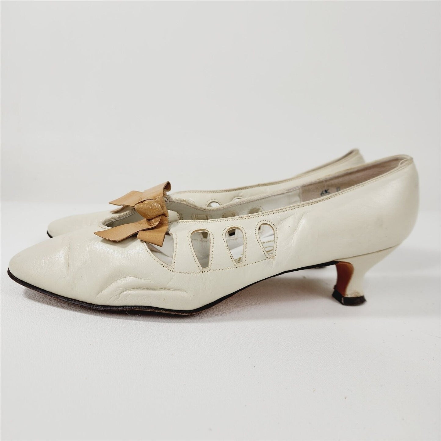 Vintage Ci Ranno Suzi Christi Cream Brown Bow Leather Heels Shoes Size 6.5 B