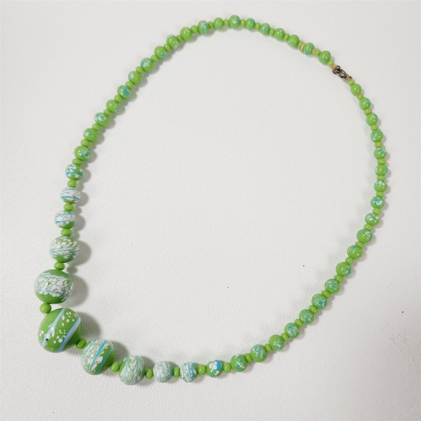 Vintage Green Hand Painted Graduated Ceramic Beaded Necklace