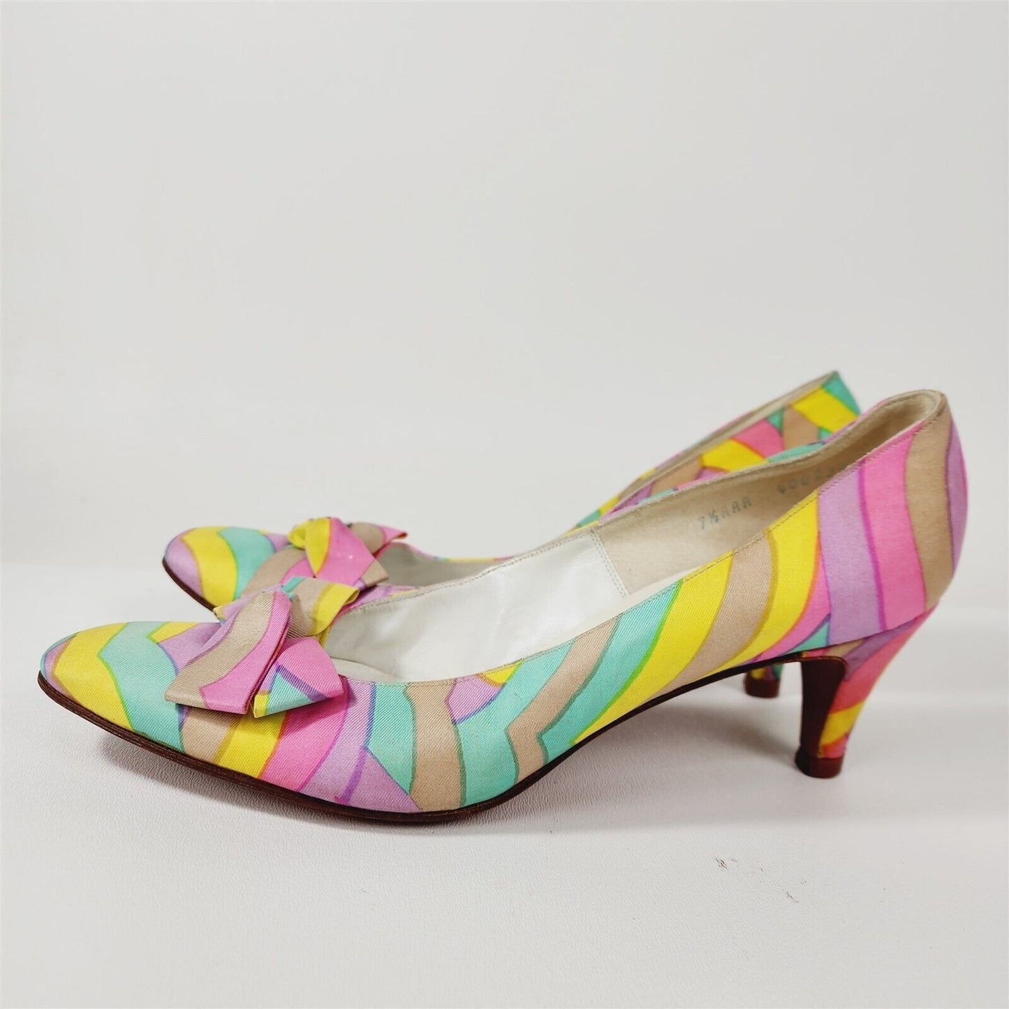 Vintage DeLiso Debs Pink Yellow Turquoise Pumps Heels Shoes Size 7.5 AAA