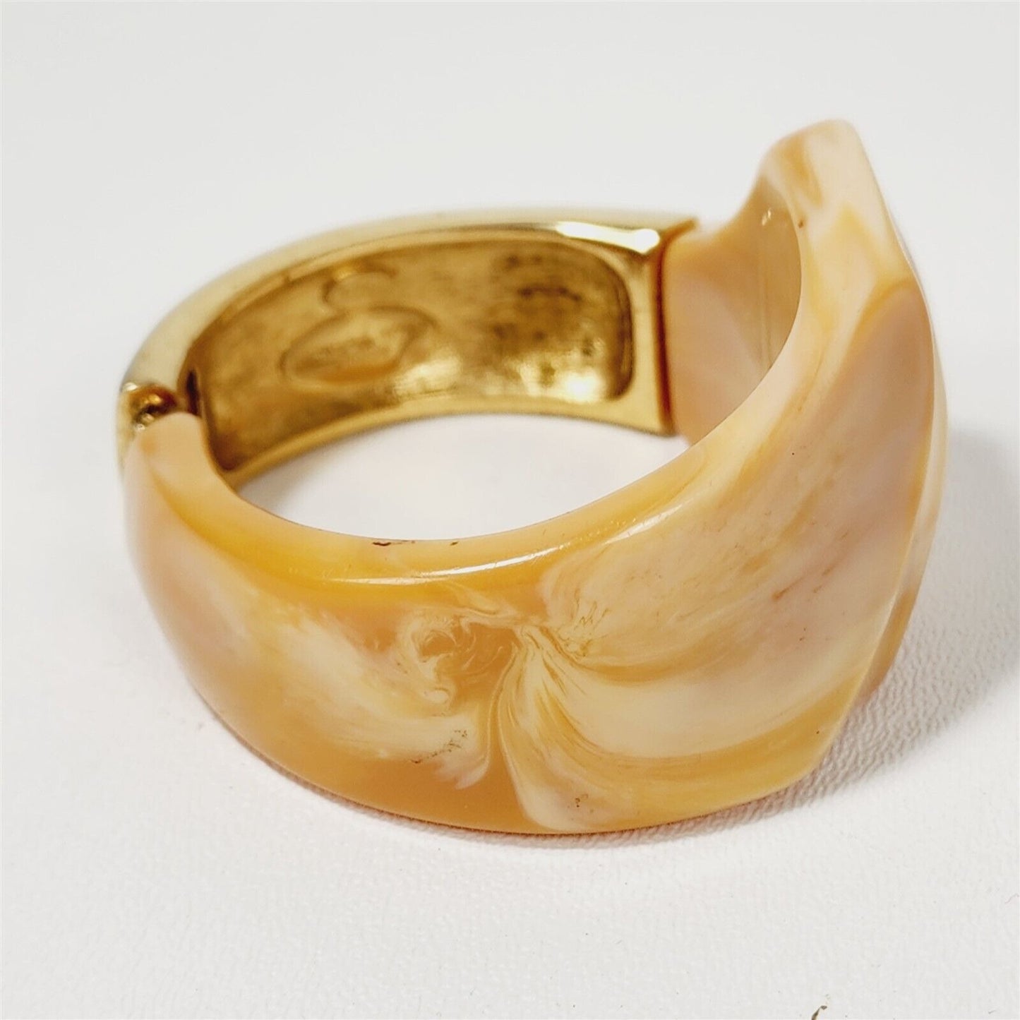 Vintage Trifari Kunio Matsumoto Cream Swirl Marbled Bangle Clamper Bracelet