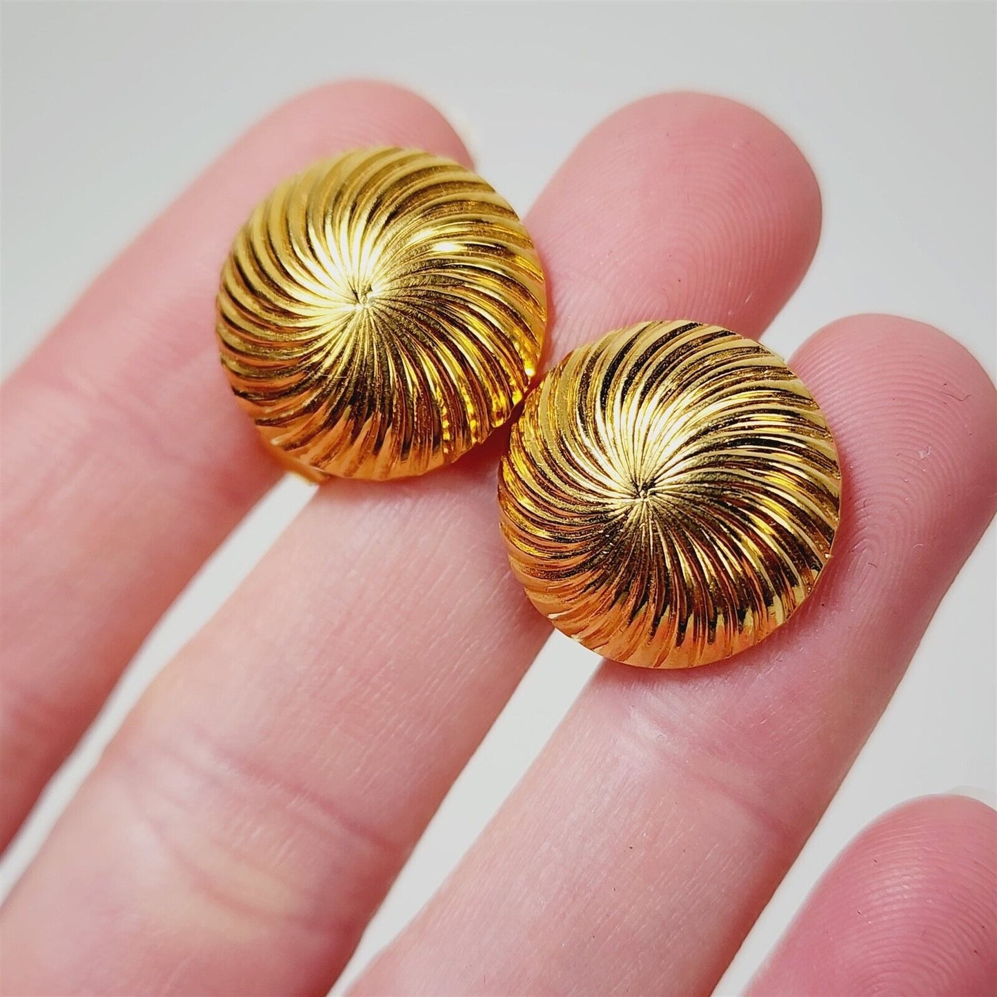 Vintage Trifari Signed Gold Tone Clip On Earrings Round Swirl