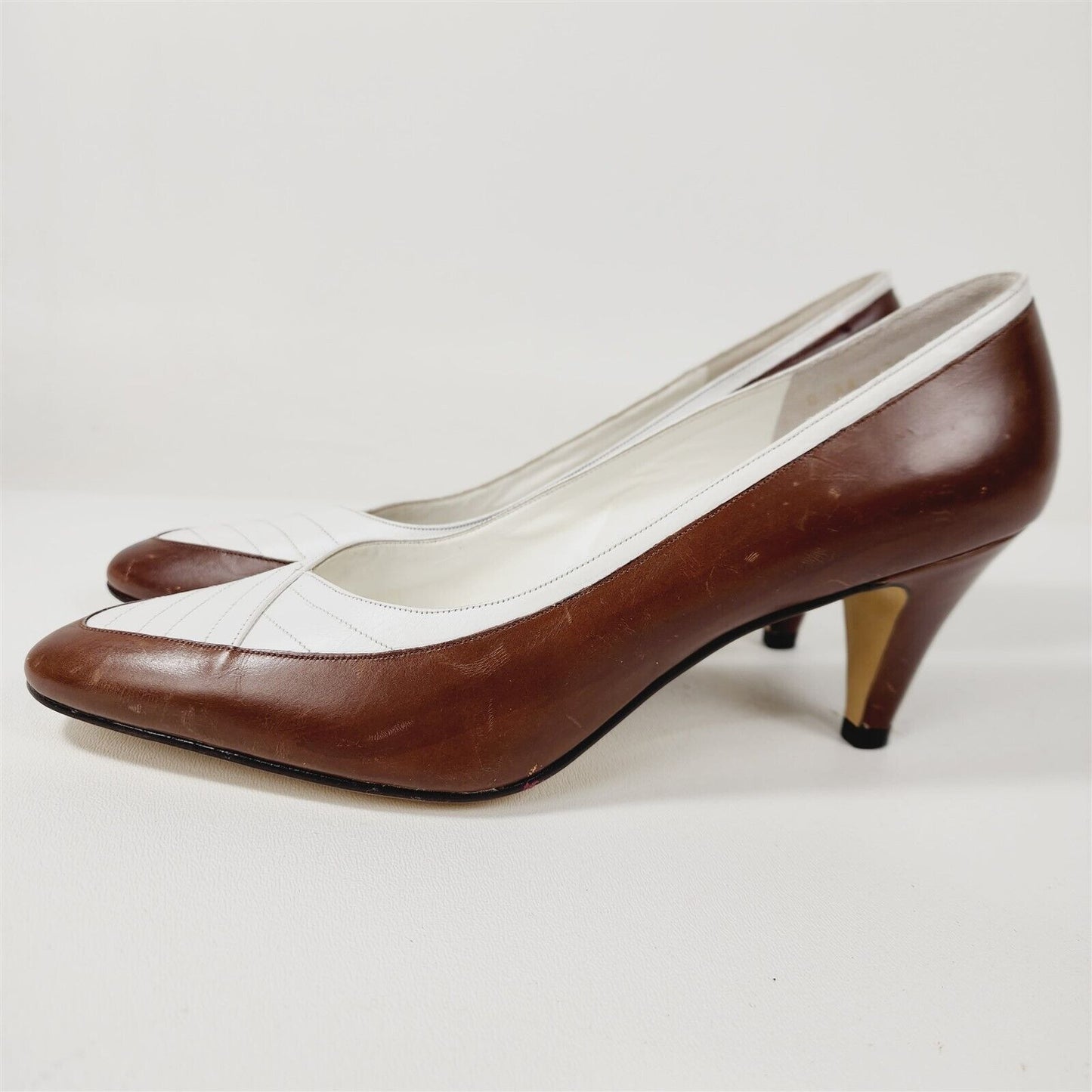 Vintage DeLiso Brown & White Leather Pumps Heels Shoes Size 8 AA