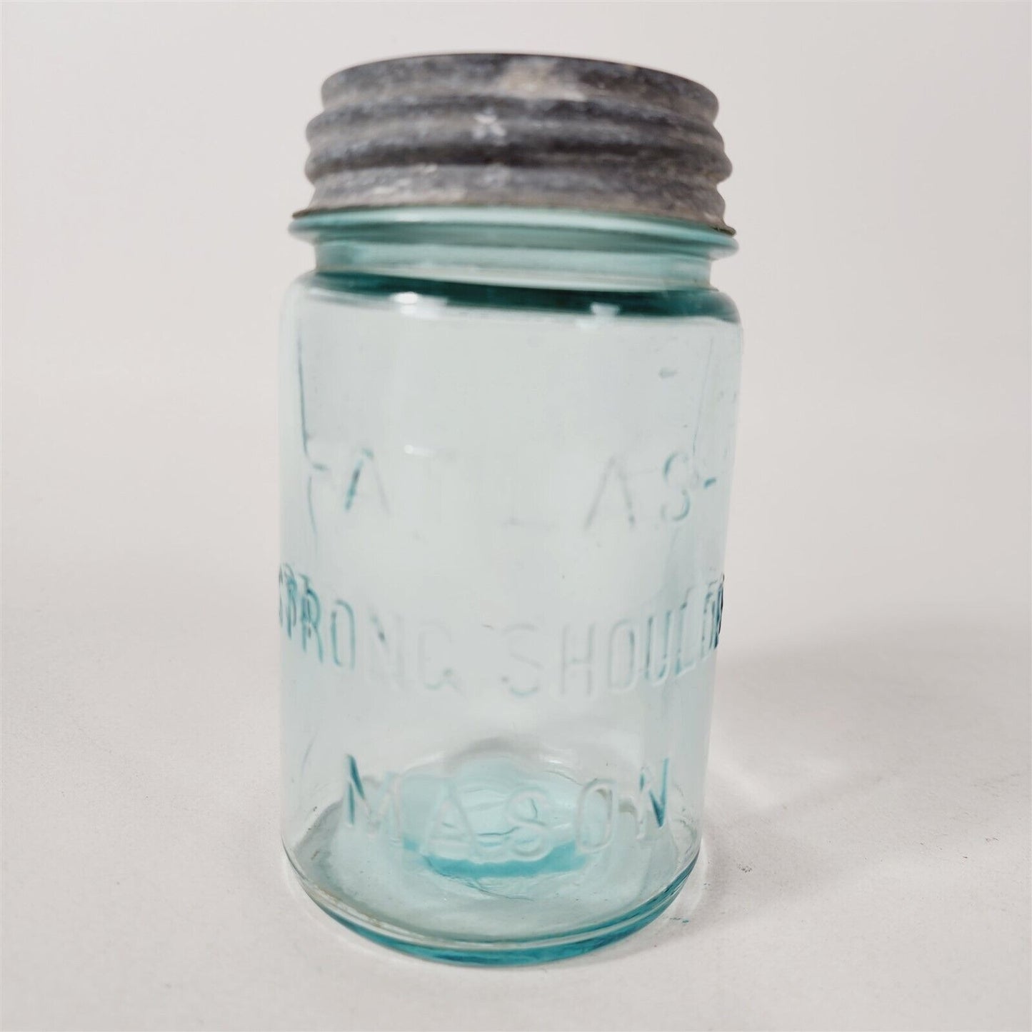 1900 Antique Atlas Strong Shoulder Mason Jar Pint Blue Zinc Lid