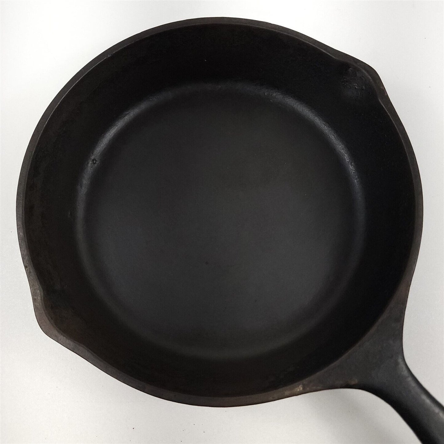 Cast Iron Skillet 9" Pan #9 SK H Double Spout Heat Ring