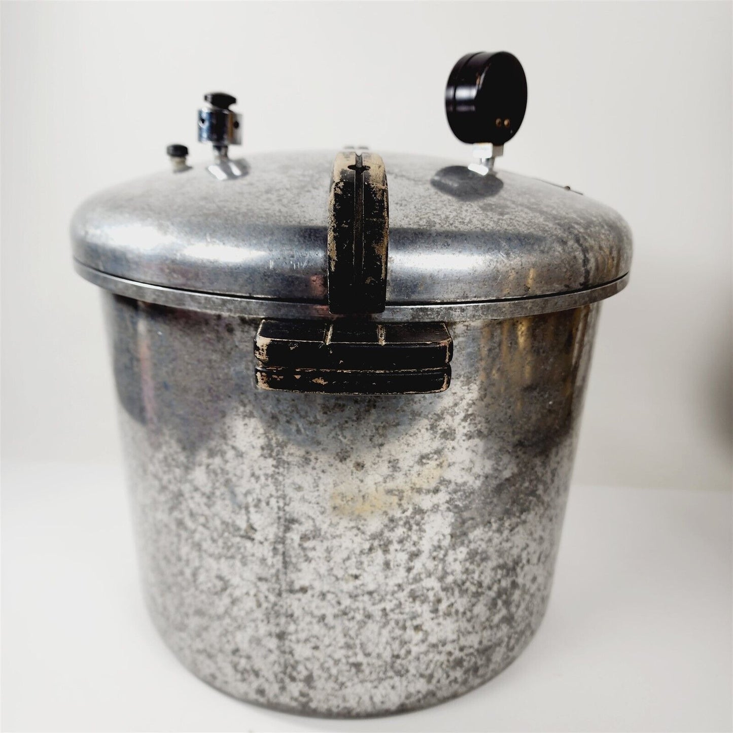 Vintage Magic Seal 7-21 Pressure Cooker