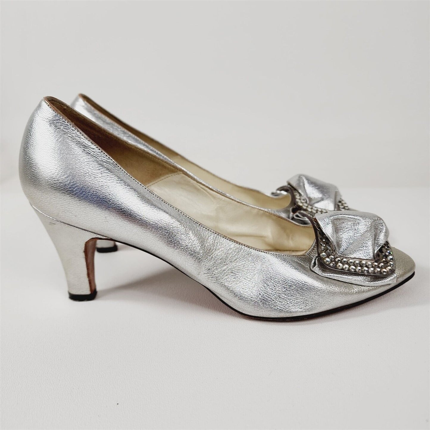 Vintage Carl's Mr. Seymour Silver Metallic Rhinestone Buckle Heels Size 7.5 M