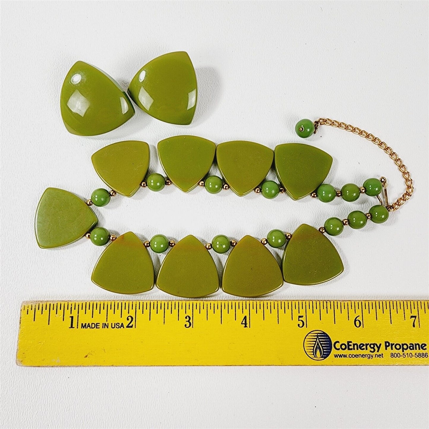 Vintage 1930s Green Bakelite Beaded Necklace & Clip on Earrings Set - 16"