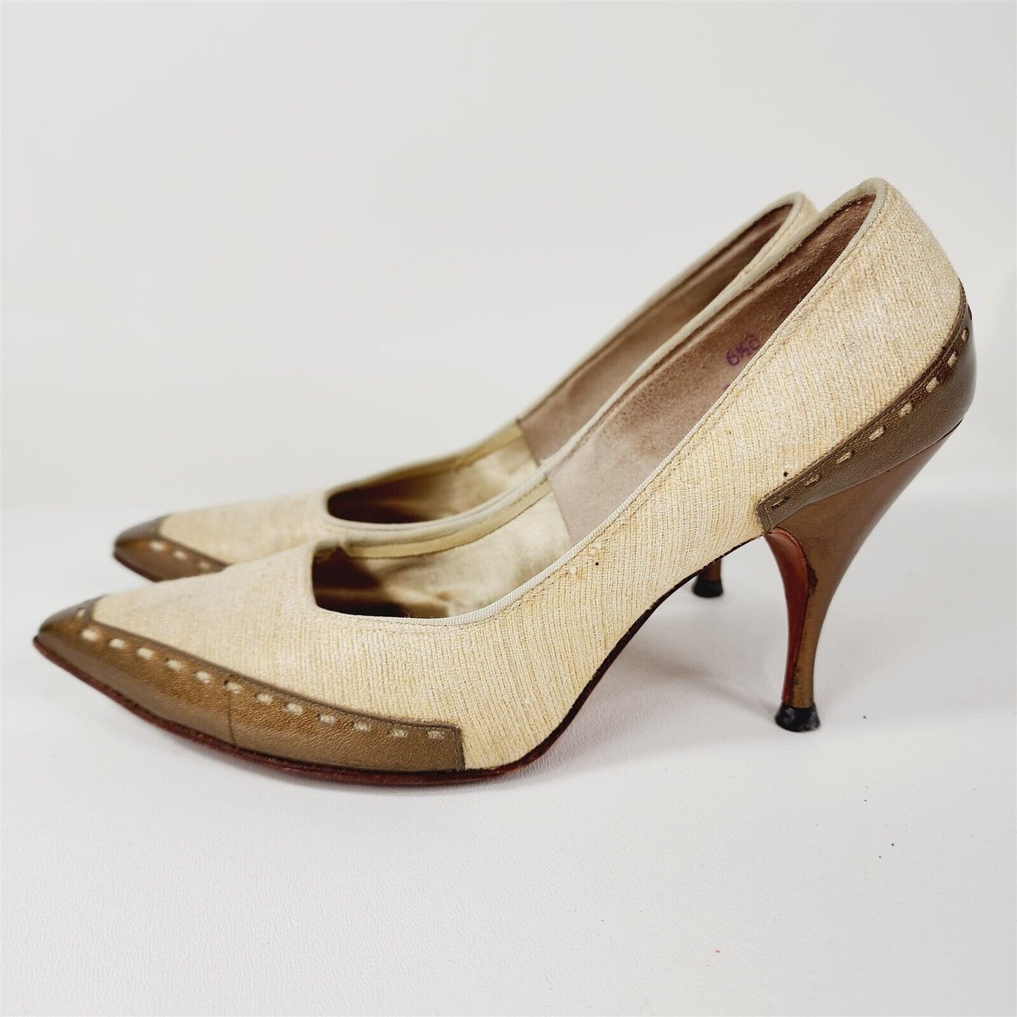 Vintage QualiCraft Beige Pointed Toe Pumps Heels Size 6.5 B