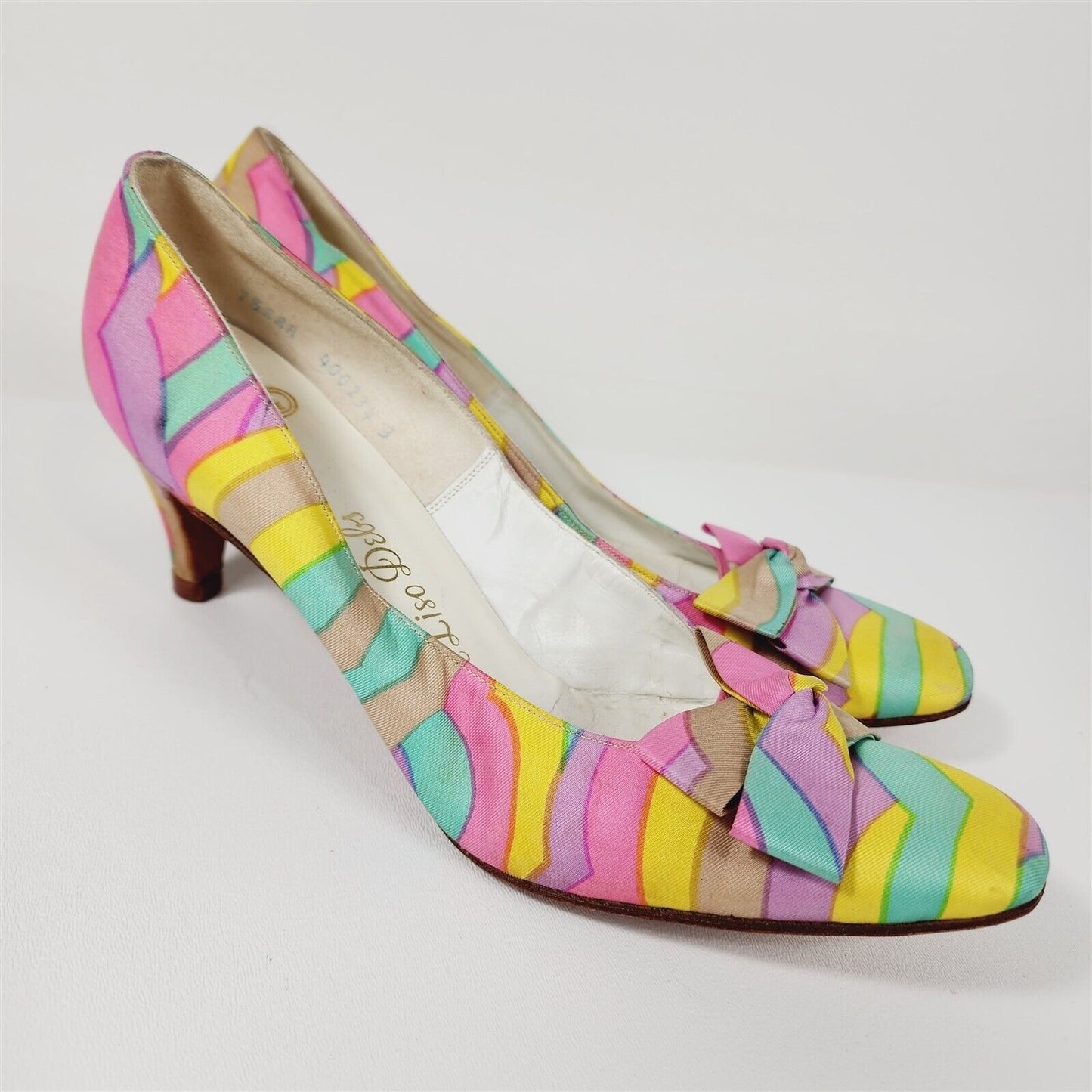 Vintage DeLiso Debs Pink Yellow Turquoise Pumps Heels Shoes Size 7.5 AAA