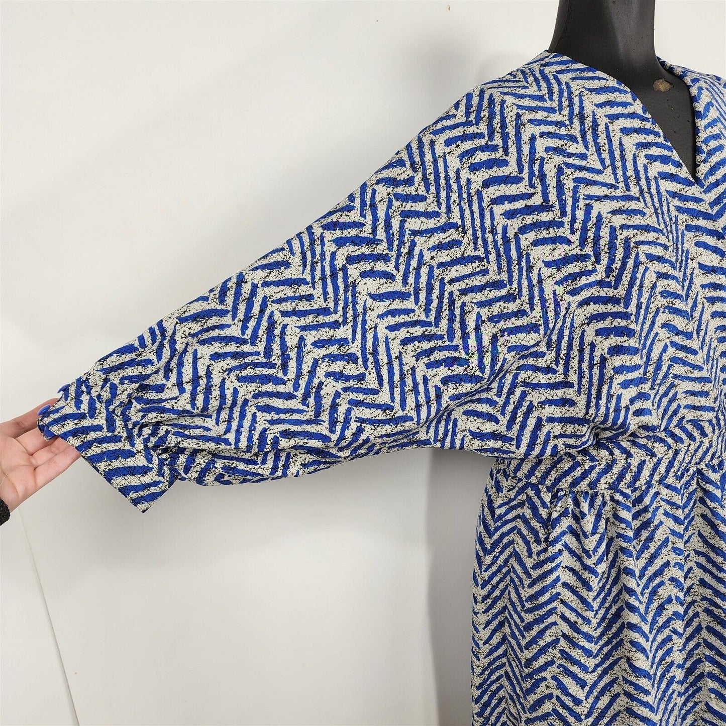 Vintage 1980s-90s Liz Claiborne Blue Zig Zag Wrap Midi Dress Womens S