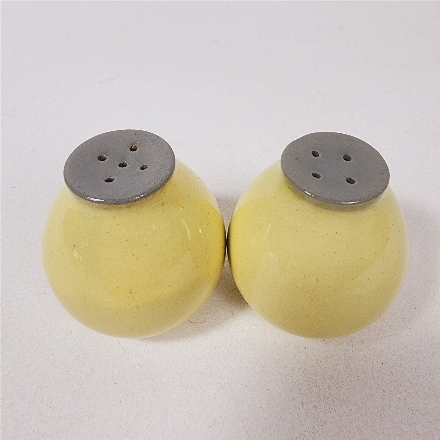 Vintage Harkerware Stoneware Speckled Yellow Gray Salt & Pepper Shakers