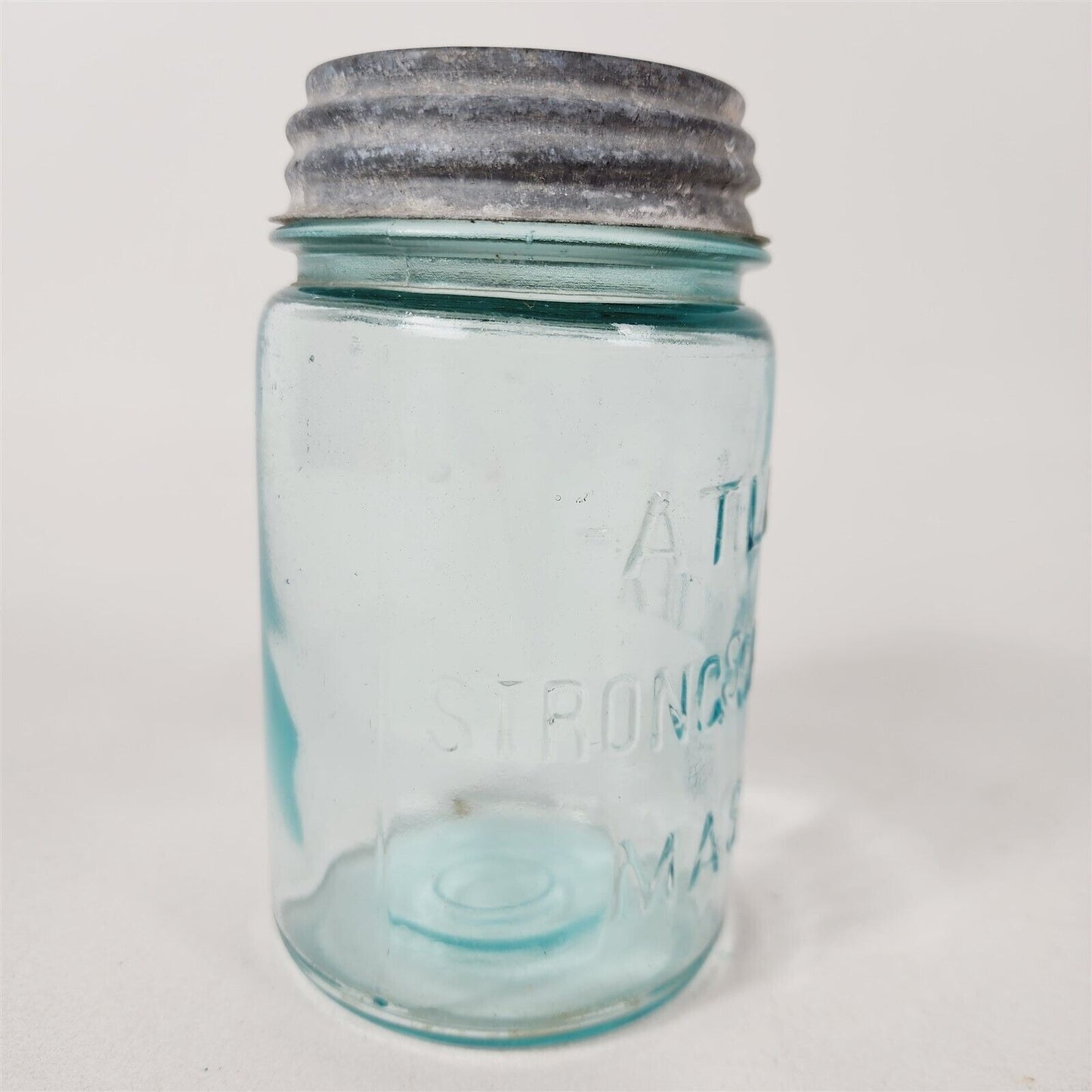 1900 Antique Atlas Strong Shoulder Mason Jar Pint Blue Zinc Lid