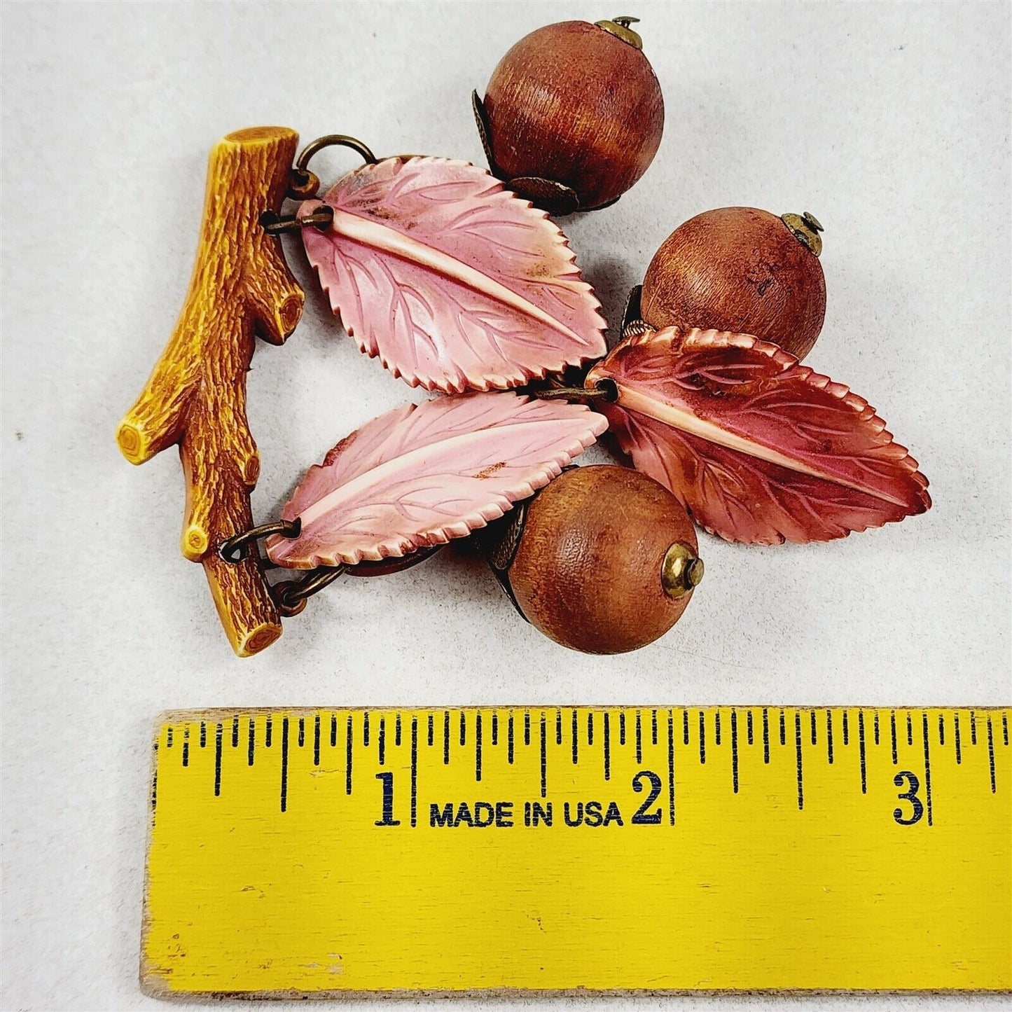 Vintge 40s Bakelite Brown Wood Dangling Leaves Bunch Wood Nuts Pin Brooch