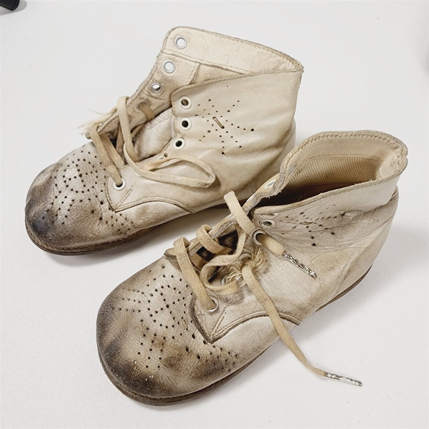 4 Pair Lot of Vintage Baby Shoes Toddler Child Weathbury Stride Rite Wards