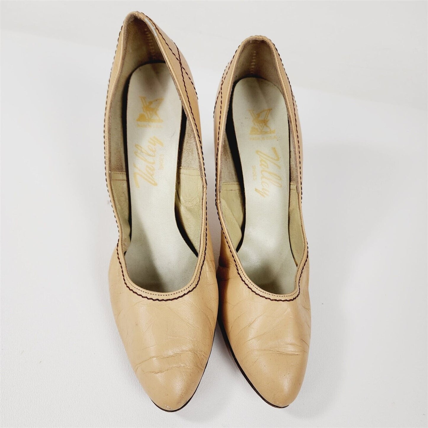 Vintage Valley Nude Beige Leather Pumps Heels Size 8