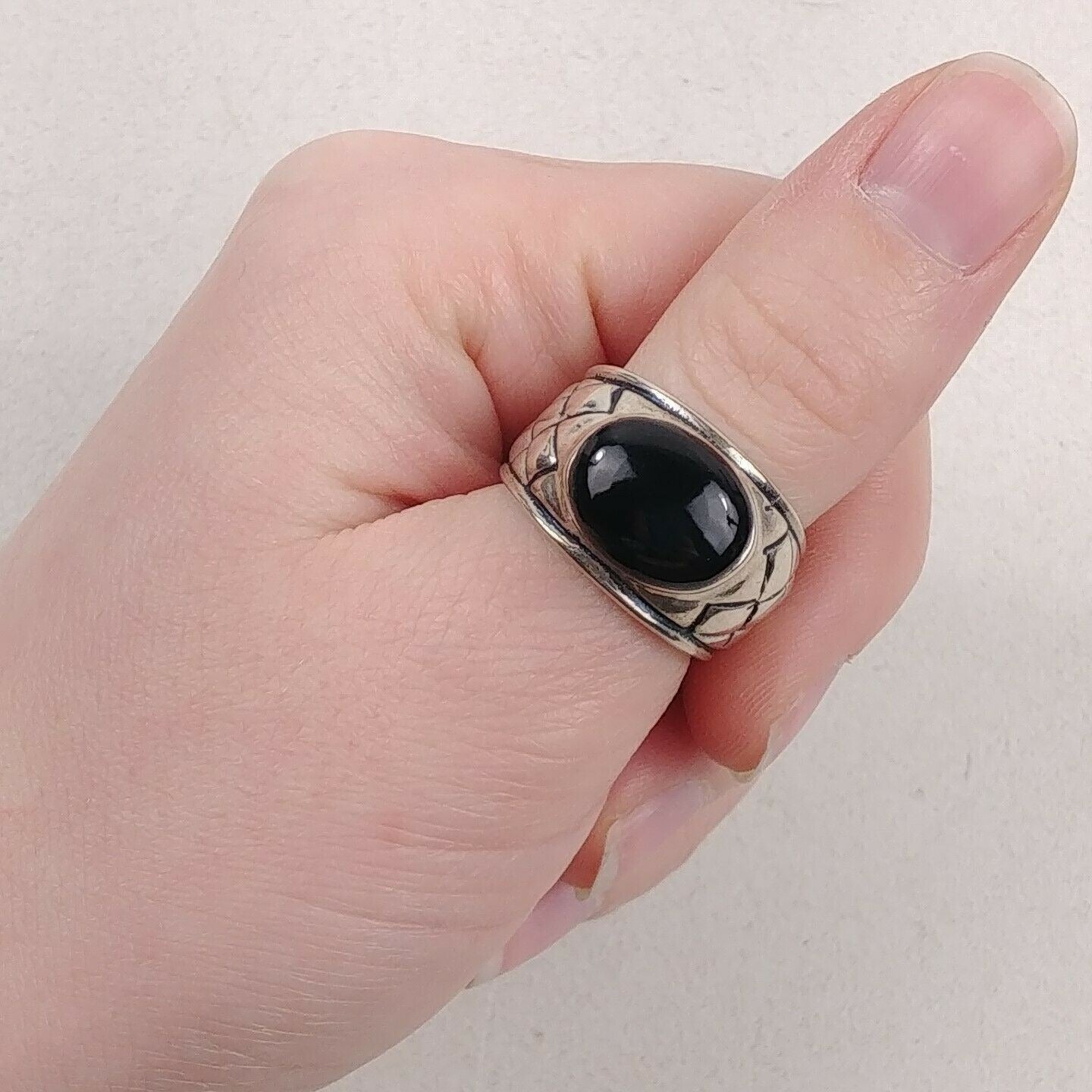 Sterling Silver 925 Oval Cabochon Onyx Size 7.75 Ring 15.5 grams