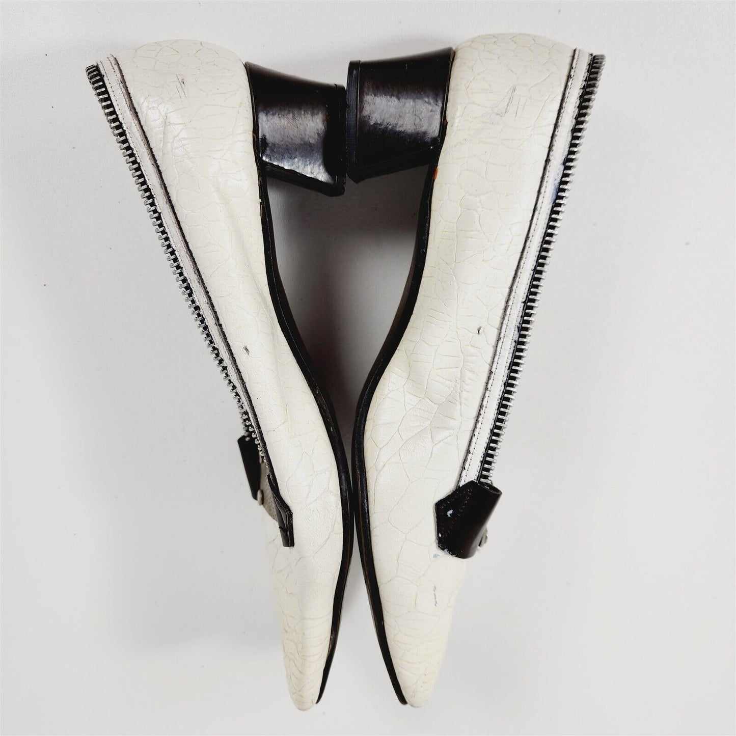 Vintage La Piuma White Leather Silver Buckle Zipper Trim Heels