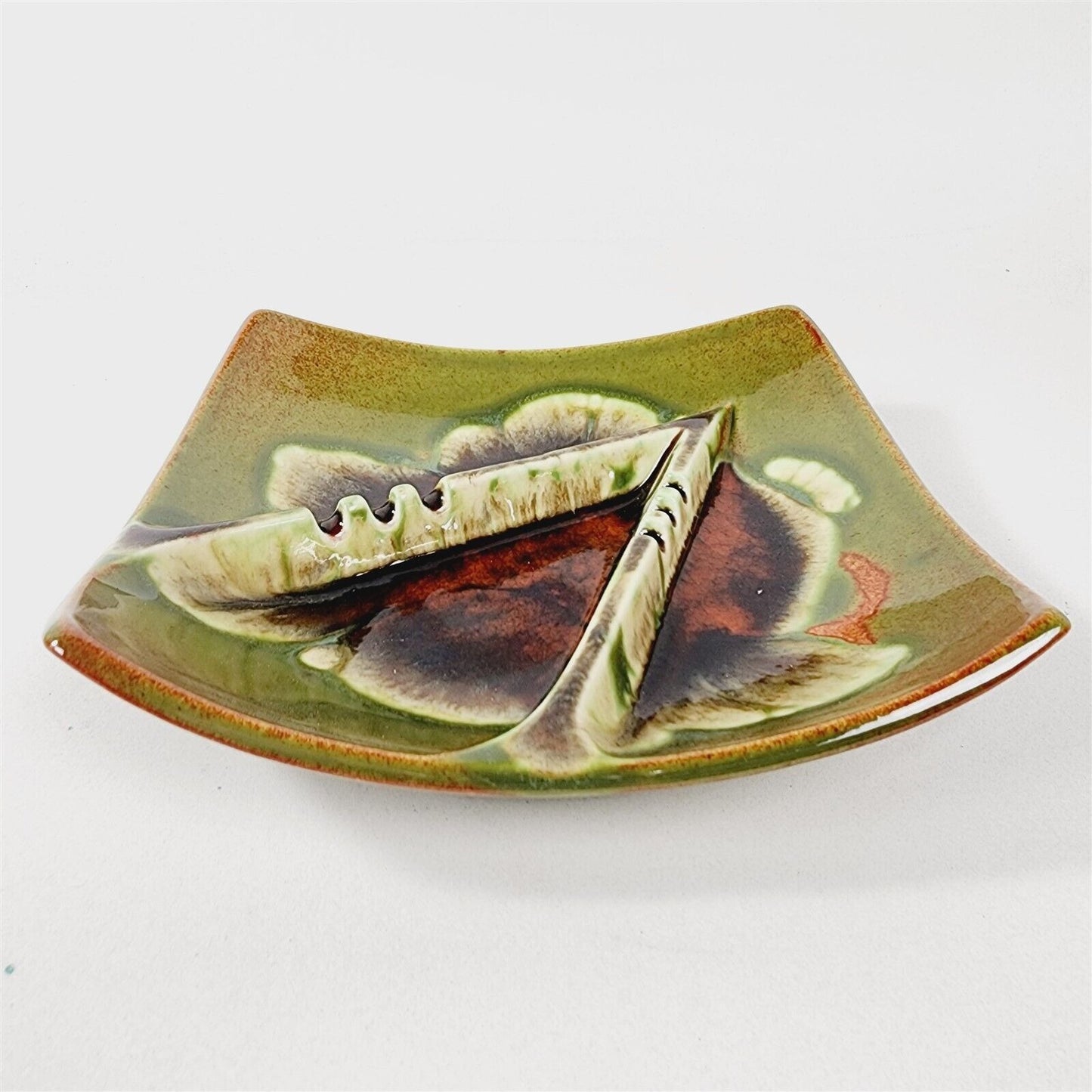 Vintage MCM Red Wing 859 Avocado Green Cigarette Cigar Ashtray