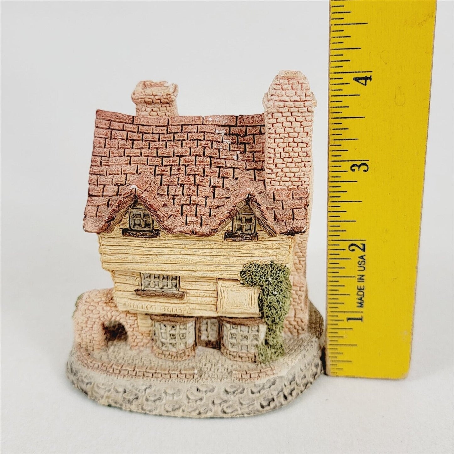 David Winter Wine Merchant Cottage Hand Made John Hine Studios Great Britain