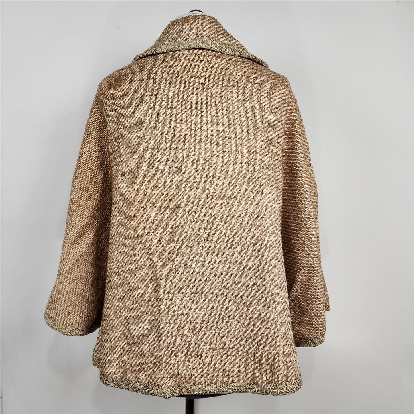 Vintage Cream Beige Wool Tweed Collared Cape Ponchowith Pockets