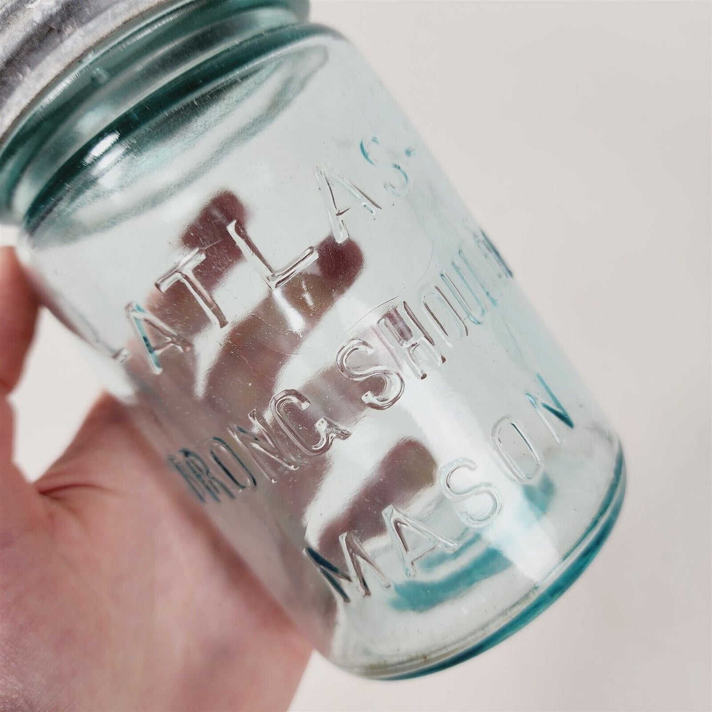 1900 Antique Atlas Strong Shoulder Mason Jar Pint Blue Zinc Lid